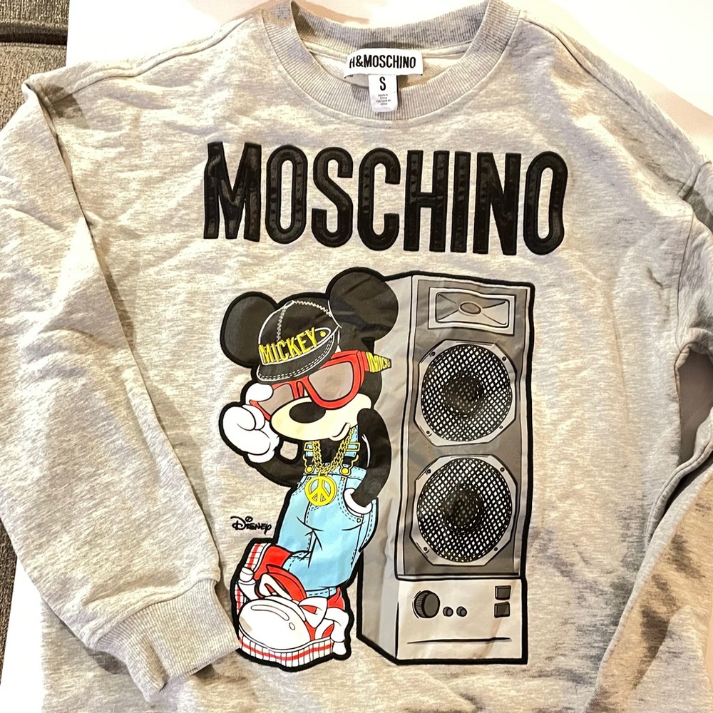 MOSCHINO [TV] H&M. Lightweight sweatshirt